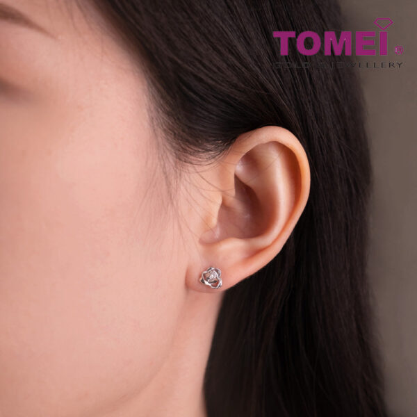 TOMEI Glittering Floriated Sparks Diamond Earrings, White Gold 375 (E1488)