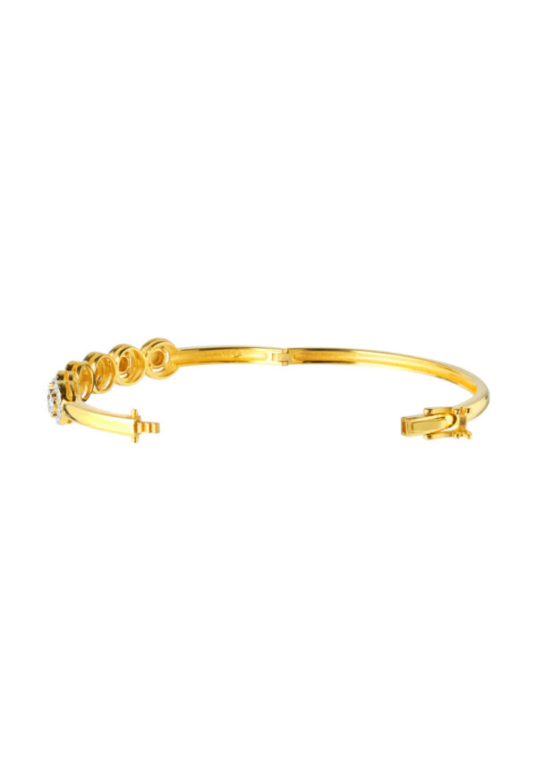 TOMEI Diamond Cut Collection Enchanting Bangle, Yellow Gold 916