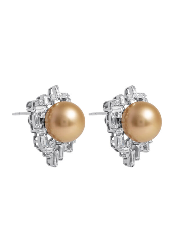 TOMEI Luminous Pearl Earrings, White Gold 750