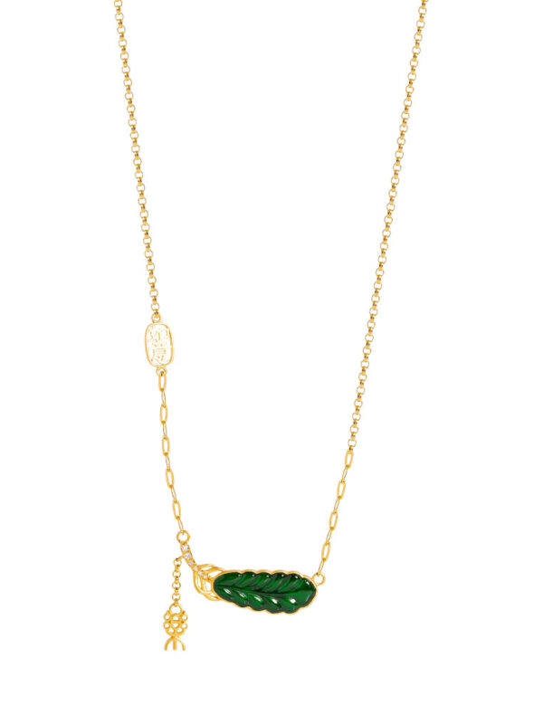 TOMEI Auspicious Leaf Jade Necklace, Yellow Gold 750