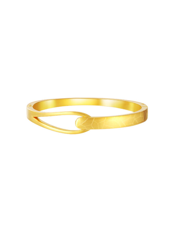 TOMEI Interlock Patterned Bangle, Yellow Gold 999 (5D)