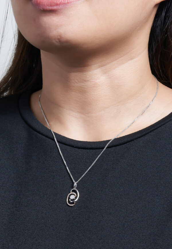 TOMEI Dual-Tone Diamond Pendant Set, White Gold 375
