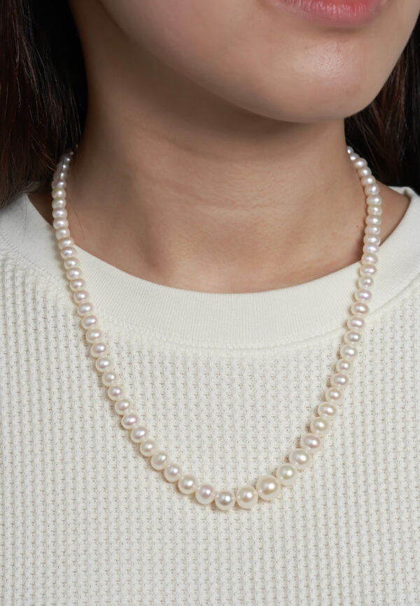 TOMEI Pearlfect Love Single Strand Necklace I White
