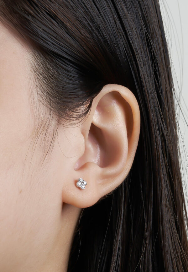 TOMEI Earrings, White Gold 375