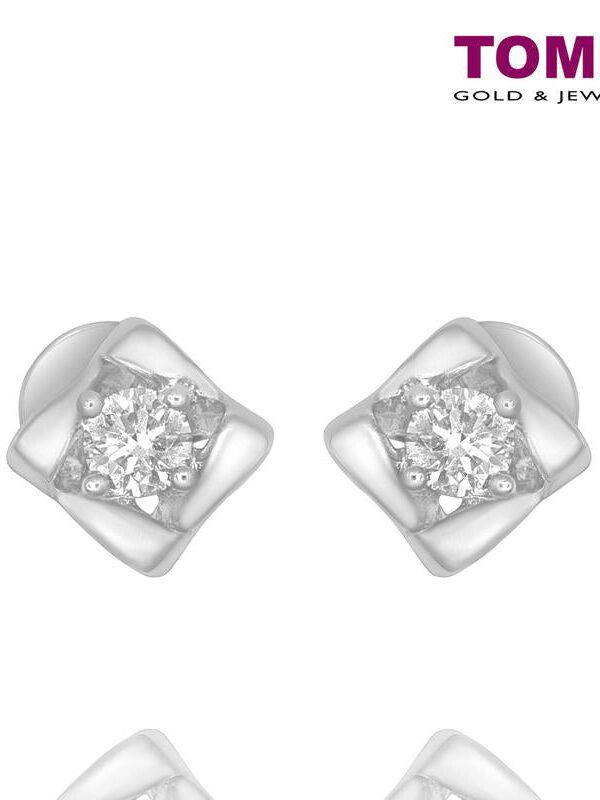 Tomei White Gold 375 (9K) "Lucky in My Life" Diamond Earrings (E1437)