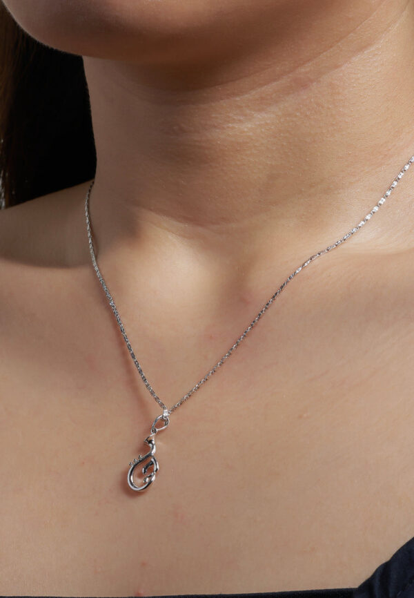 TOMEI Saxophones Diamond Pendant Set, White Gold 375