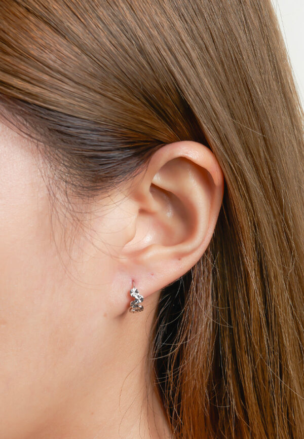TOMEI Wavy Loop Earrings, White Gold 585