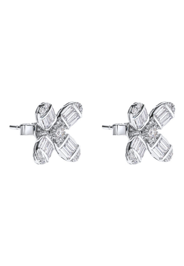 TOMEI Blooms Of Fortune Diamond Earrings, White Gold 750