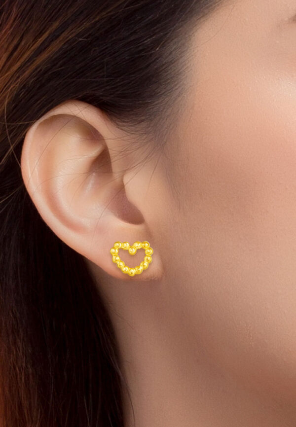 1100x762_0006_Sony_3192_3 TOMEI Heart Earrings, Yellow Gold 916