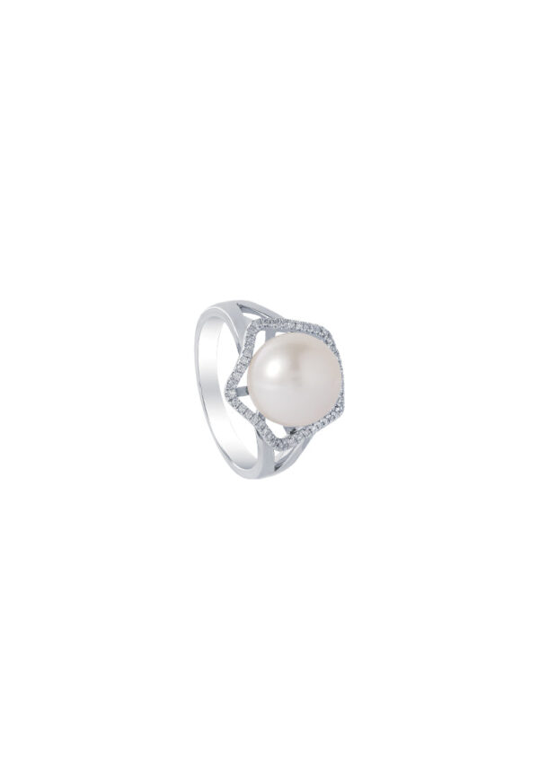 Tomei_0002_R2570_1.psd TOMEI Pearl Ring, White Gold 585